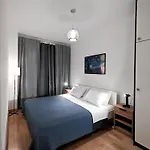 Three Lavenders Elegant Apartment